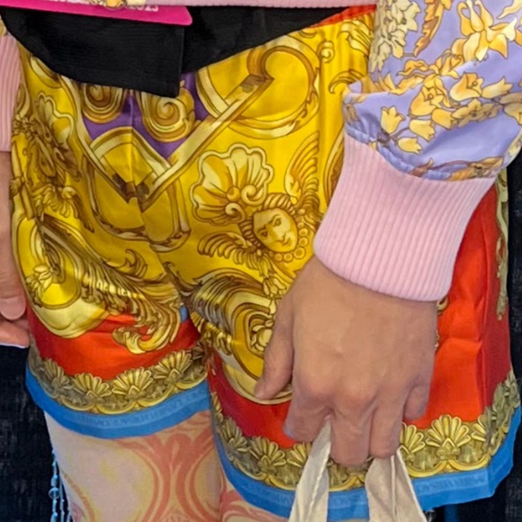 Ladies Heritage Baroque Print Silk Shorts 38 (US Size 2) - Picture 3 of 3